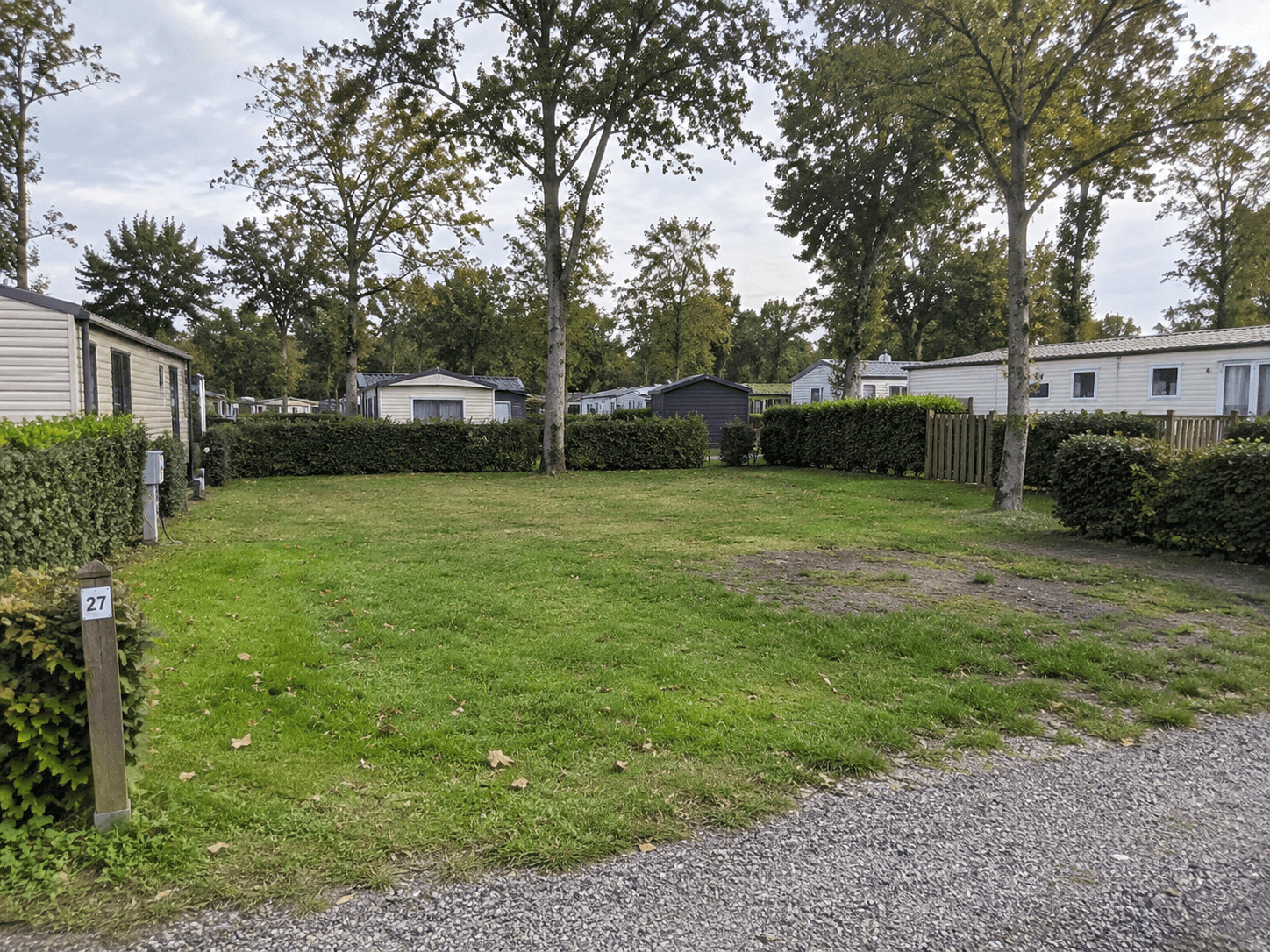 (voorbeeldadvertentie) Mooie ruime jaarplaats aan de rand van Camping de Waterriet